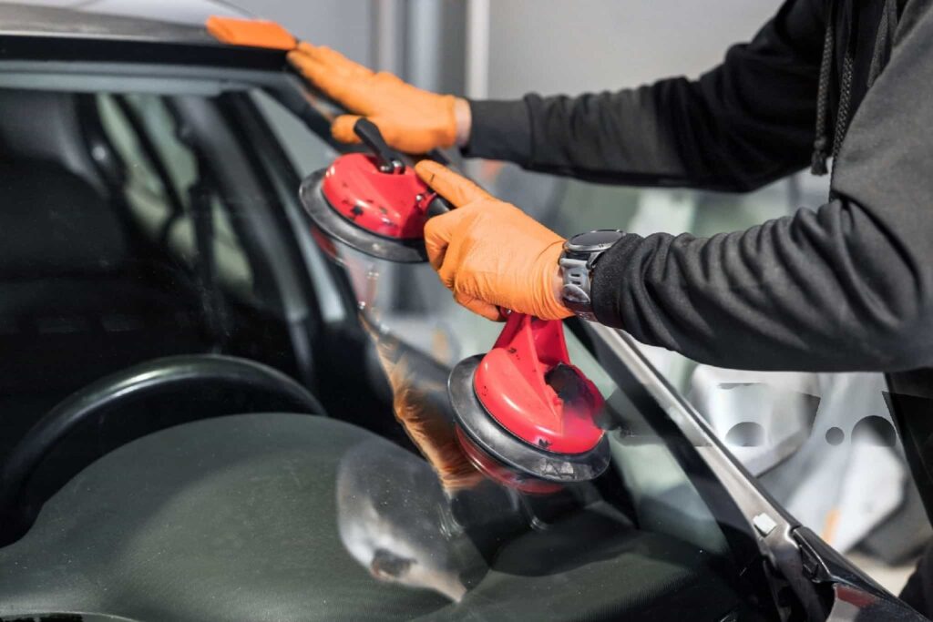 A Detailed Guide on Auto Glass Replacement
