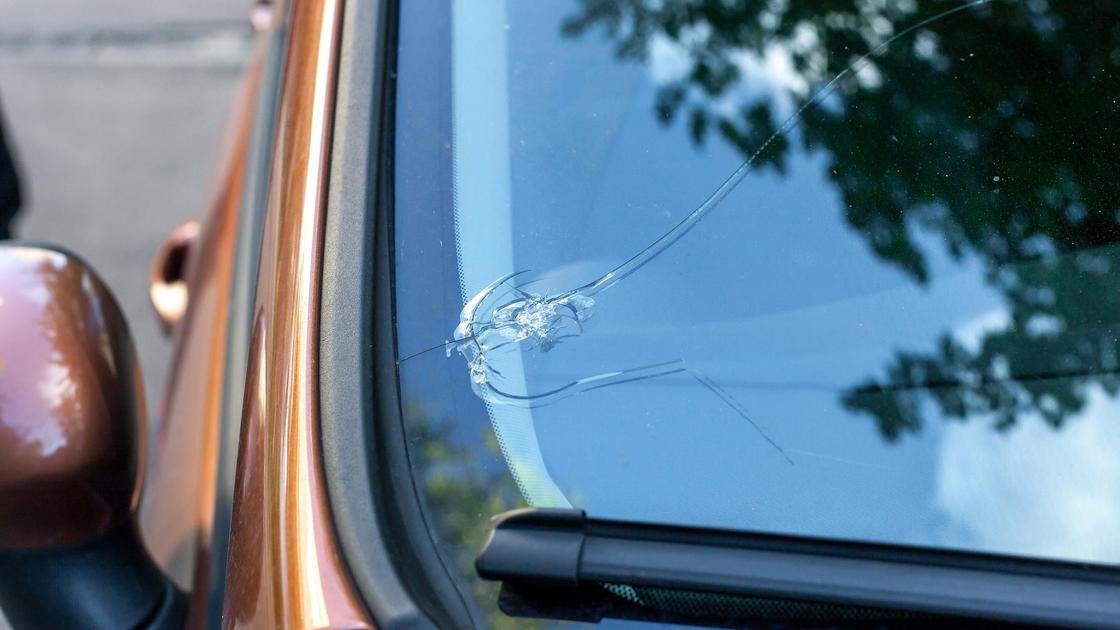 a chip crack on windshield